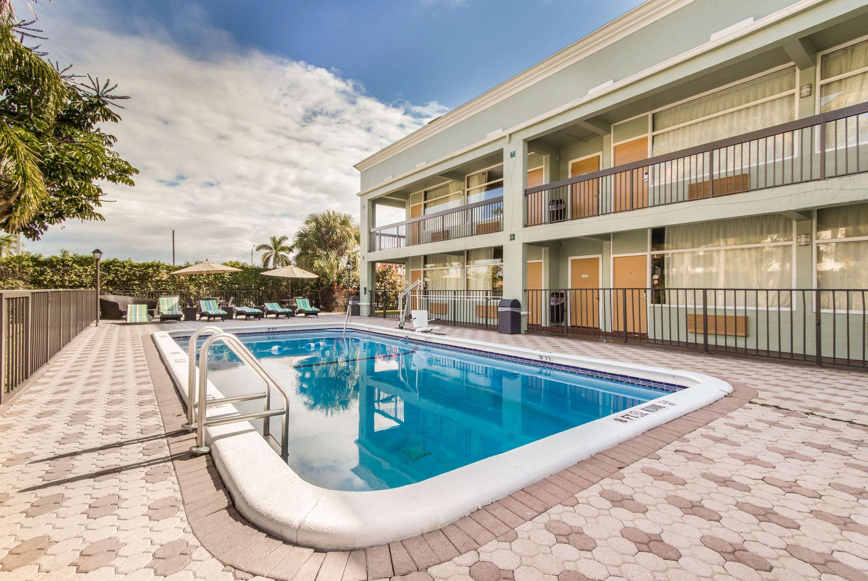Quality Inn Boca Raton University Area מראה חיצוני תמונה