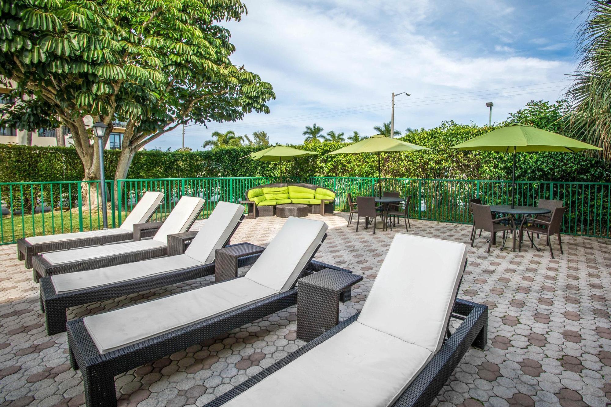 Quality Inn Boca Raton University Area מראה חיצוני תמונה