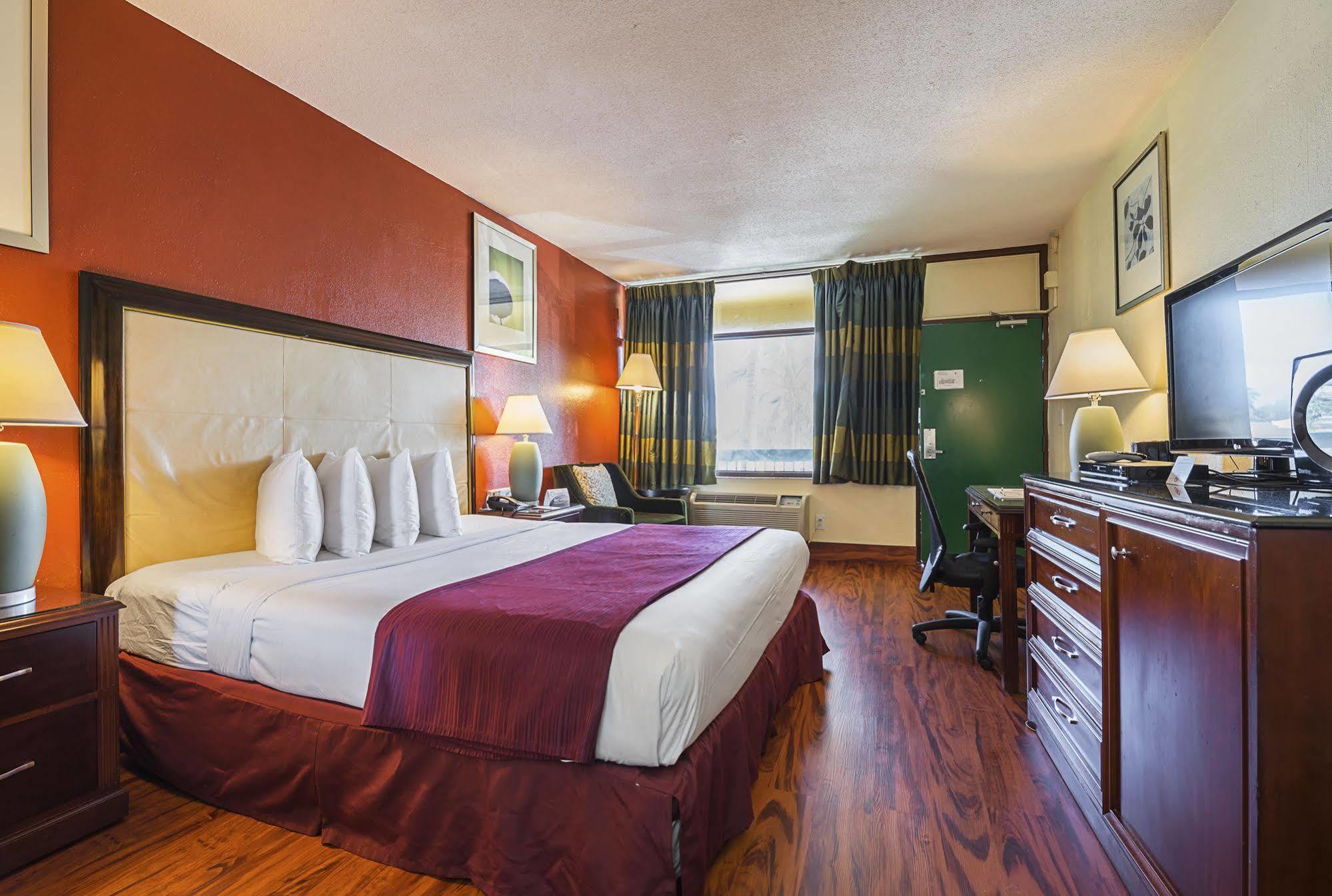 Quality Inn Boca Raton University Area מראה חיצוני תמונה